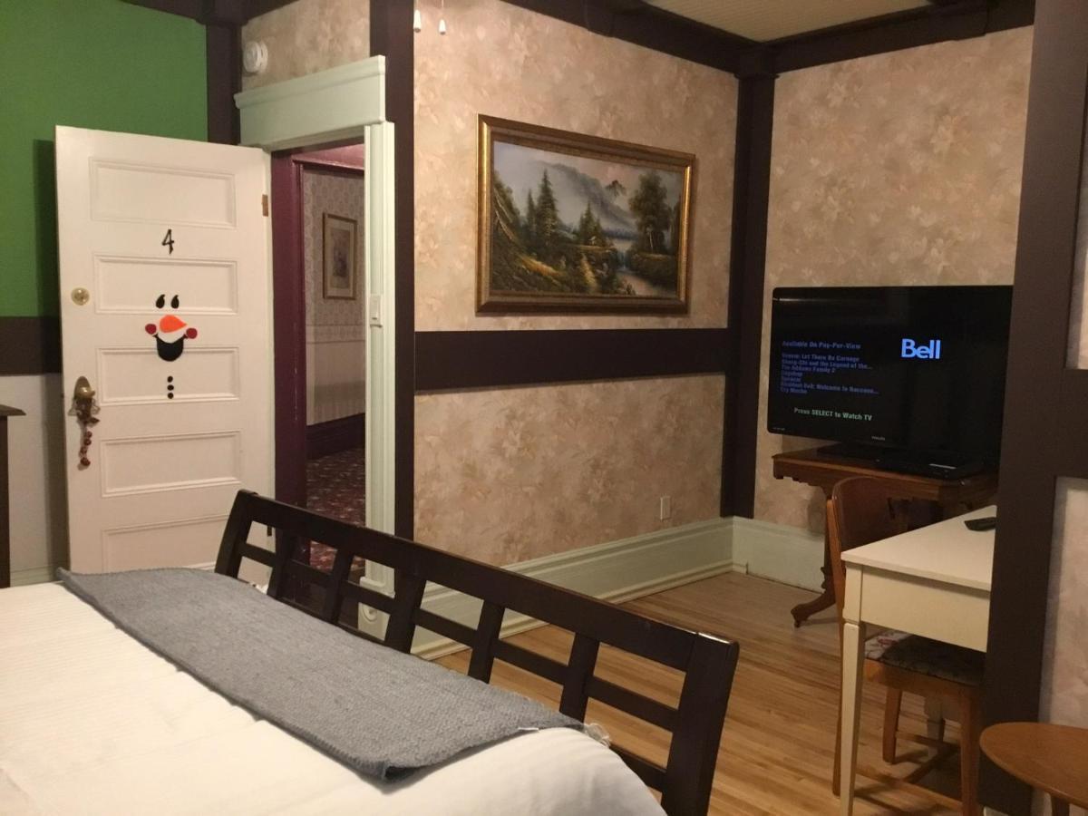 Marmora And Lake Inn And Victorian Diner Экстерьер фото