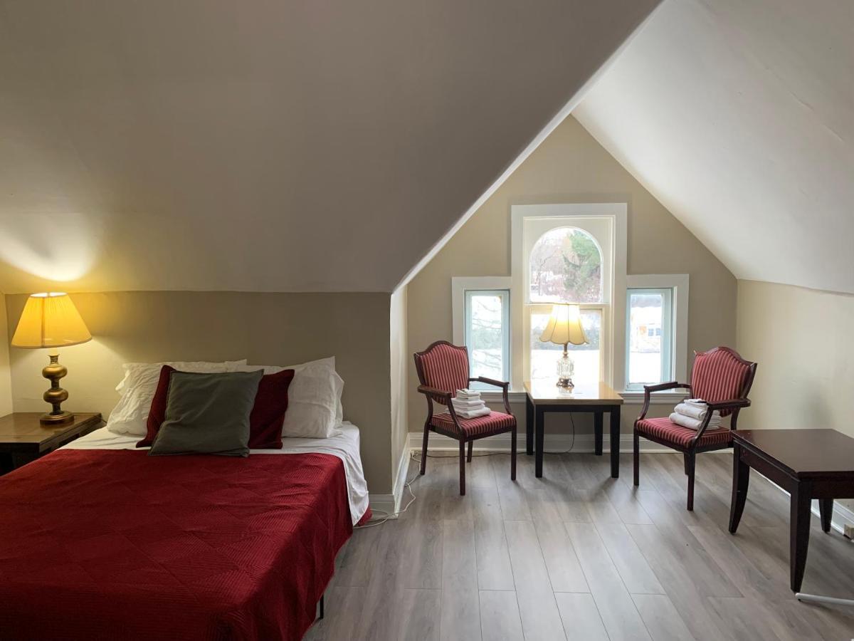 Marmora And Lake Inn And Victorian Diner Экстерьер фото