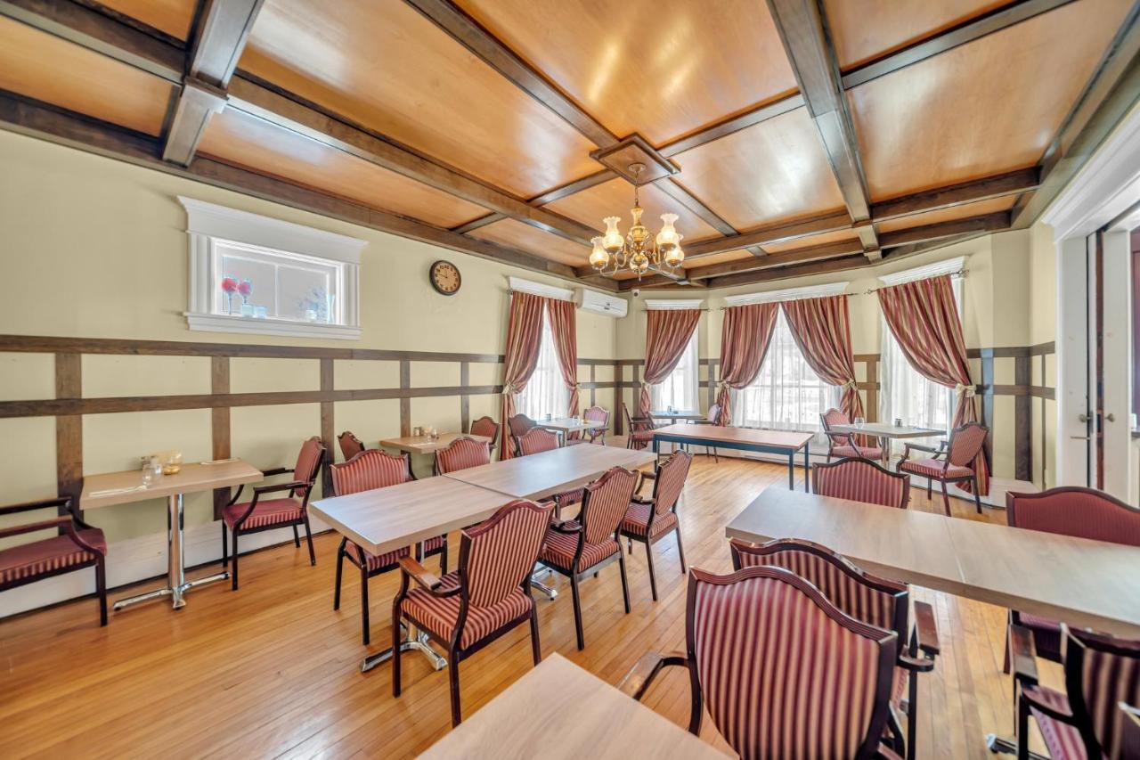 Marmora And Lake Inn And Victorian Diner Экстерьер фото