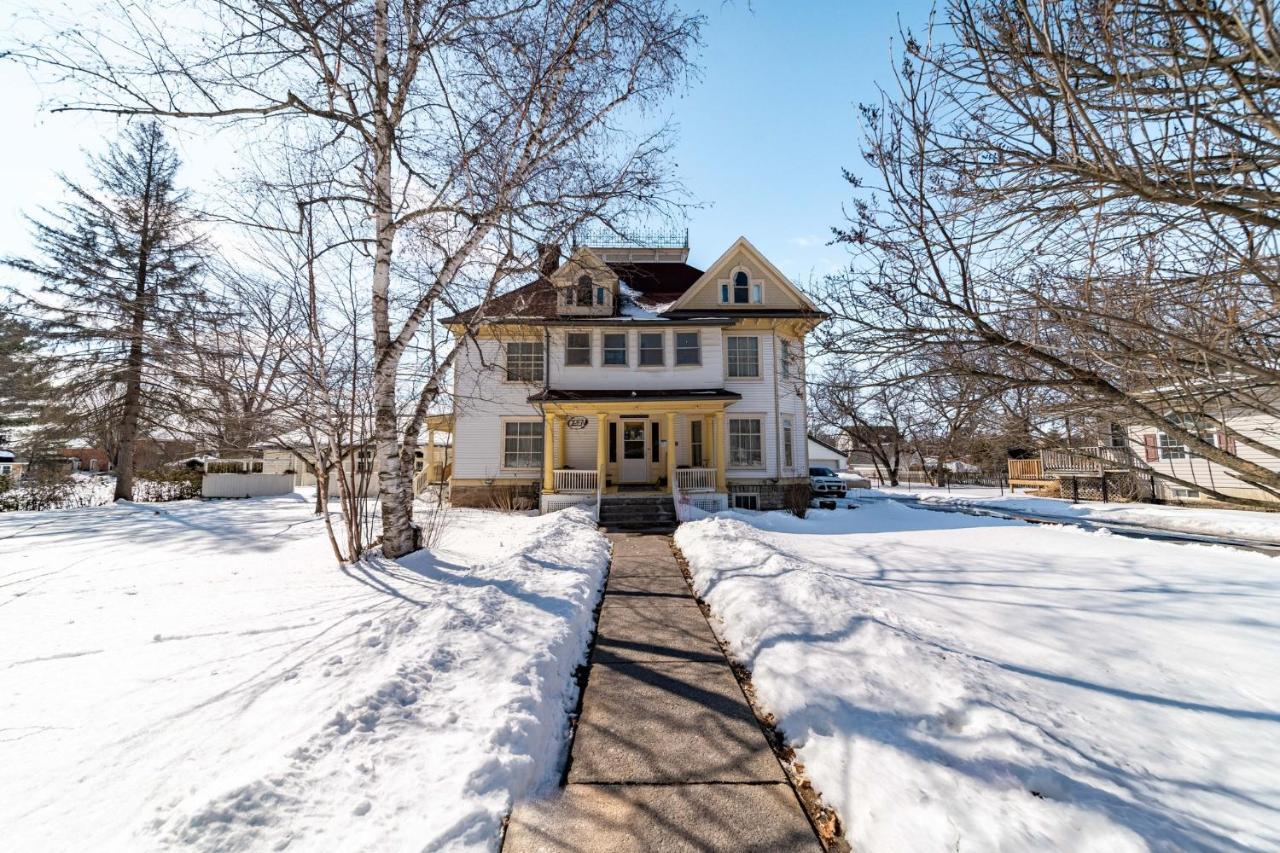 Marmora And Lake Inn And Victorian Diner Экстерьер фото